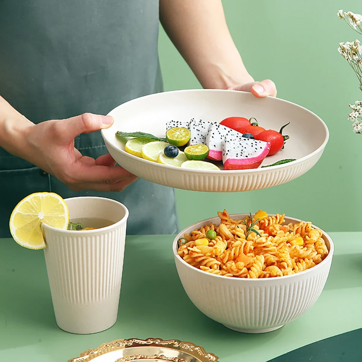 16Pcs 밀짚 Tablewar 세트 그릇 접시 접시 세트 휴대용 피크닉 칼 붙이 나이프 포크 블랙 식기류 캠핑 요리 전체