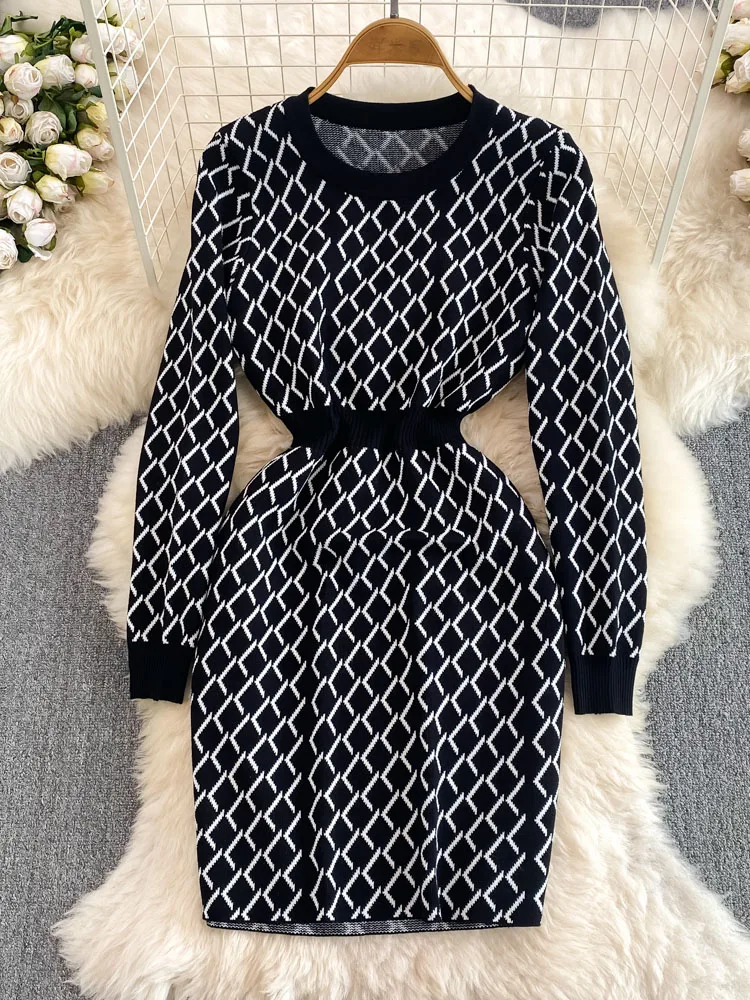 

Women Autumn Vestidos Korean Version Temperament Long Sleeved Round Neck Waist Slim Mid Length A-line Plaid Knit Dress D5133