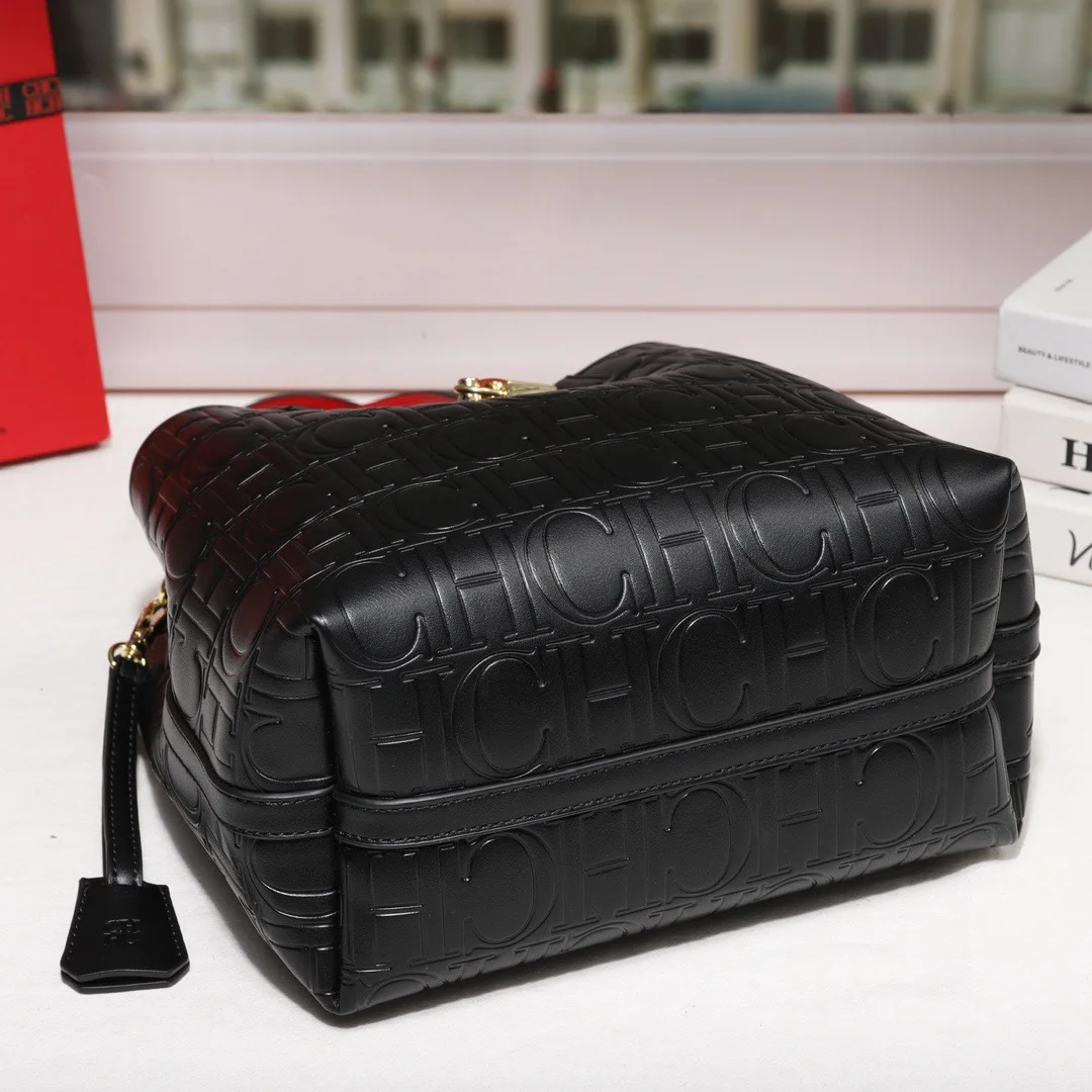 CILMI HARVILL CHHC 2024 Women's Bucket Bag New Single-shoulder Cross-body Portable Perforated Design Italic Letter Opening