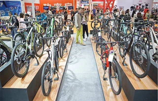 RANDRIDE DM711 Electric Bike 20 Inch Fat Tire BikeEU Warehouse Bicycle Dual Motor 2000W 20Ah Electric Dirt Bike Dual Disc Brakes S68e0d77132ca4ef5af407a9fe825390av