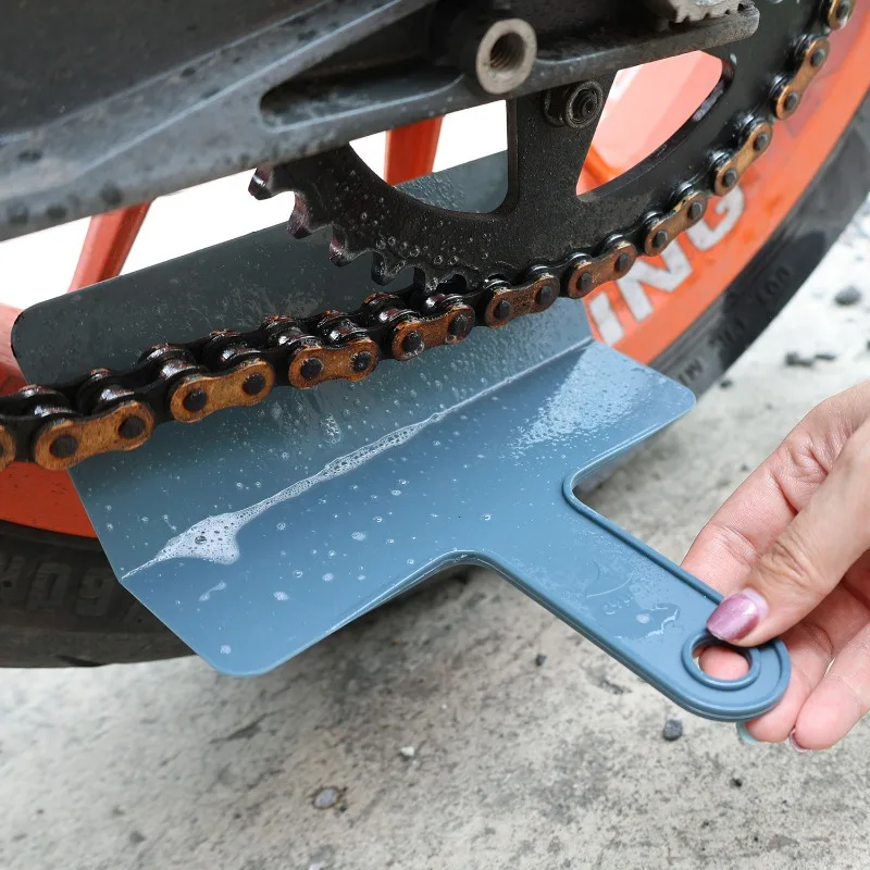 Motorcycle Chain Oiler Baffle Chain Oiler Tool Oiler Splash Guard Riding Tools for Bicycle Universal Chain Oil Anti-spray Tool