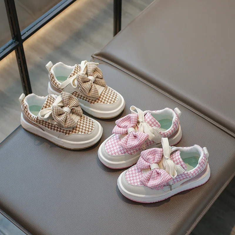 Рисунок 2 - Детские кроссовки с низким верхом для девочек