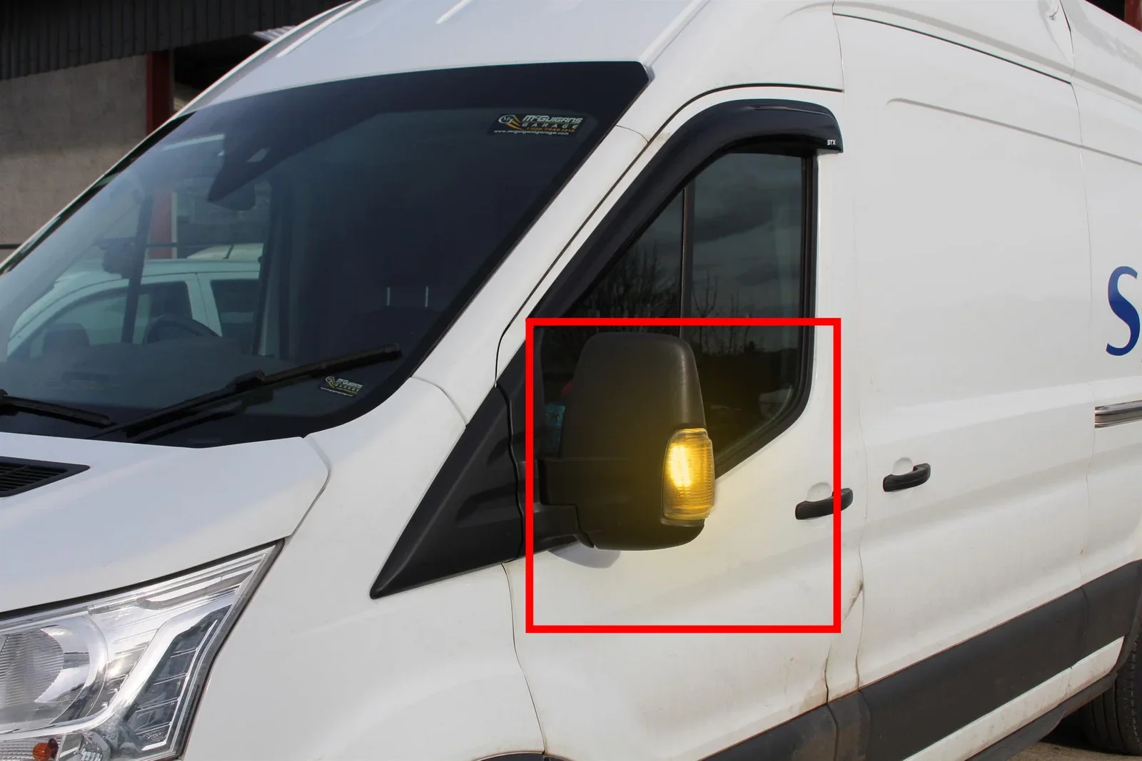 LIANYG Indicatori di Direzione Specchietto Retrovisore Laterale Indicatore Dinamico Blinker Flasher Signal Segnalcial Light Uso Adatto per Ford Fiesta NS Linea MK8 2018 2019 Fanalino Freccia