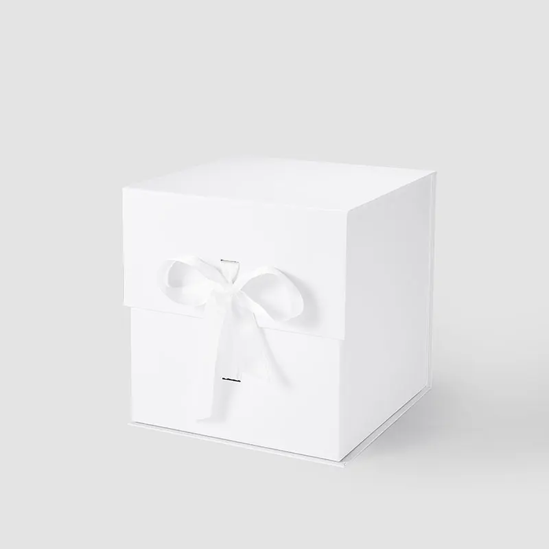 Small Cube Kraft Magnetic Gift Box with Ribbon - Geotobox