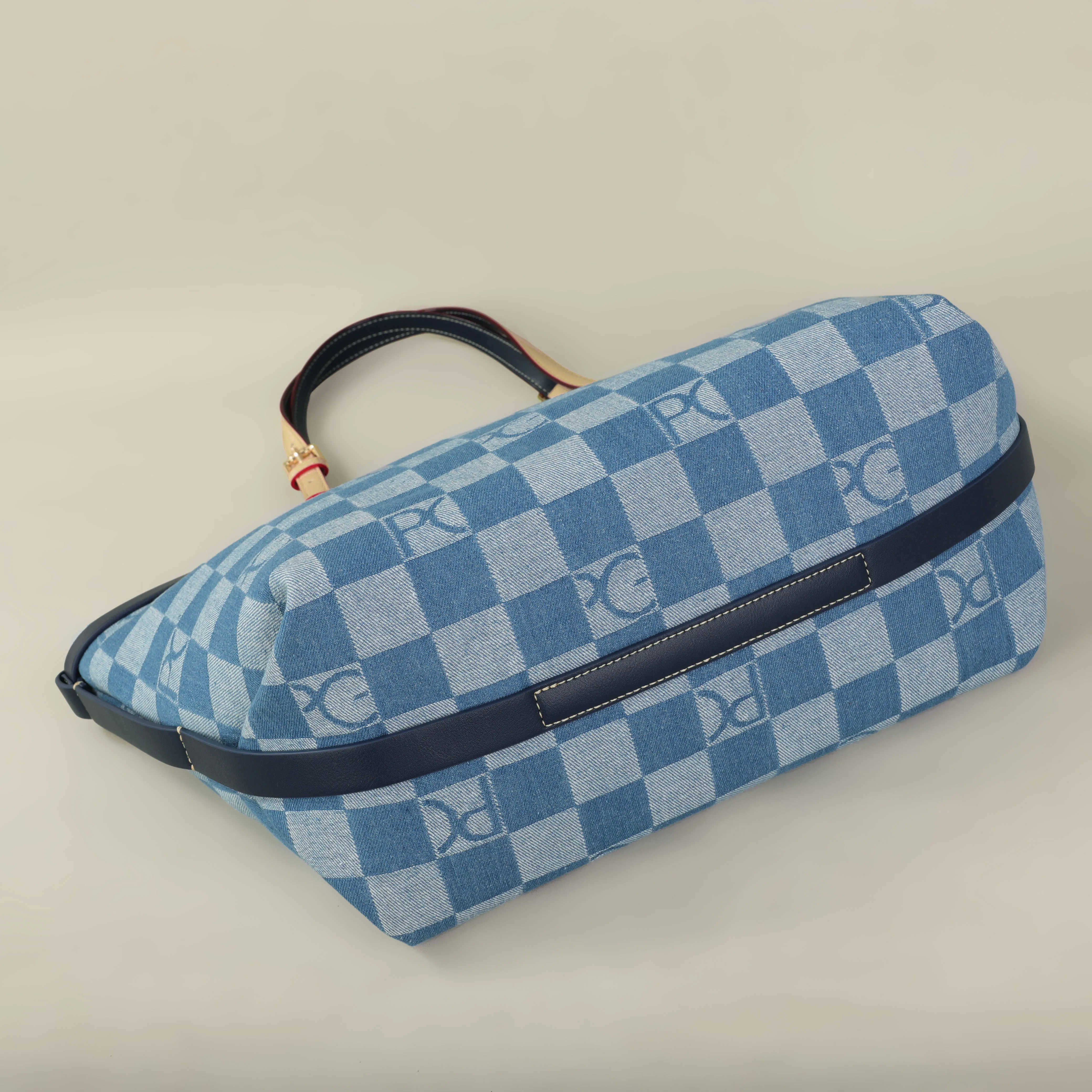 Interior compartments view