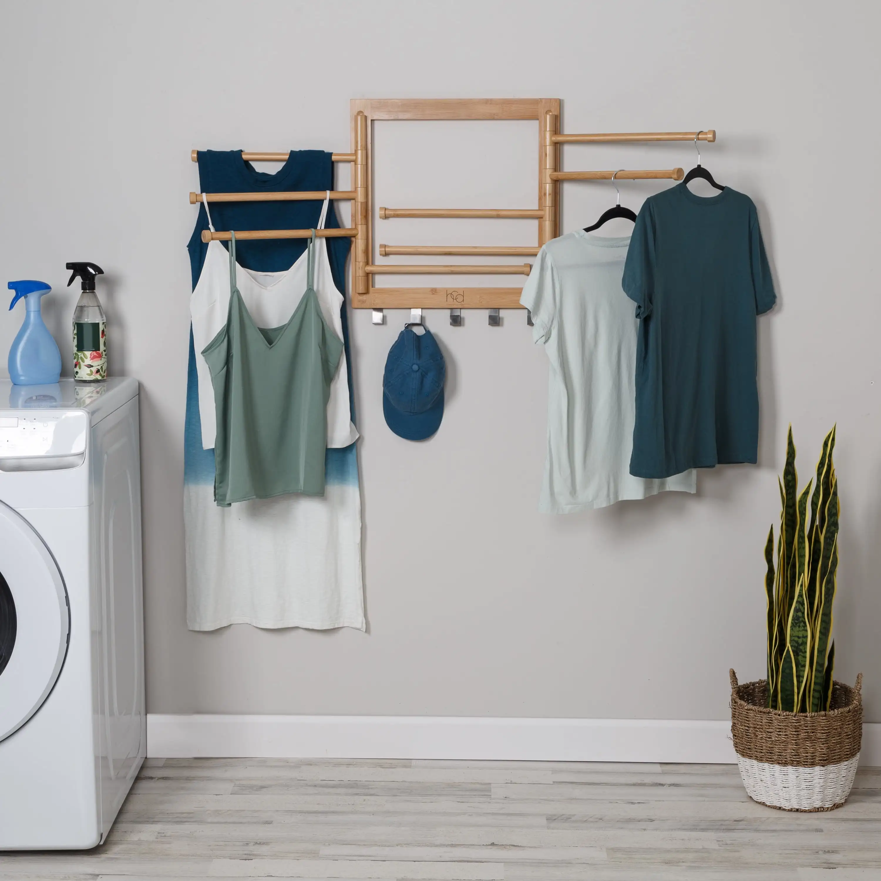 

Honey-Can-Do Swivel Bamboo Wall Mount Clothes Drying Rack with 5 Hooks, Natural