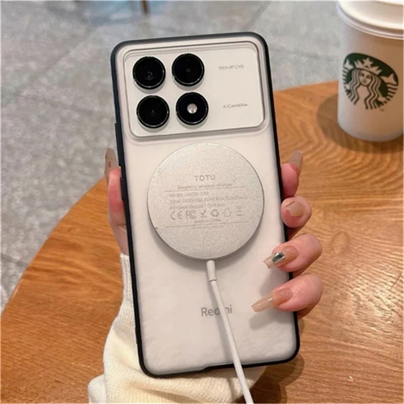 Magnetic Transparent Protective Case with MagSafe Integration