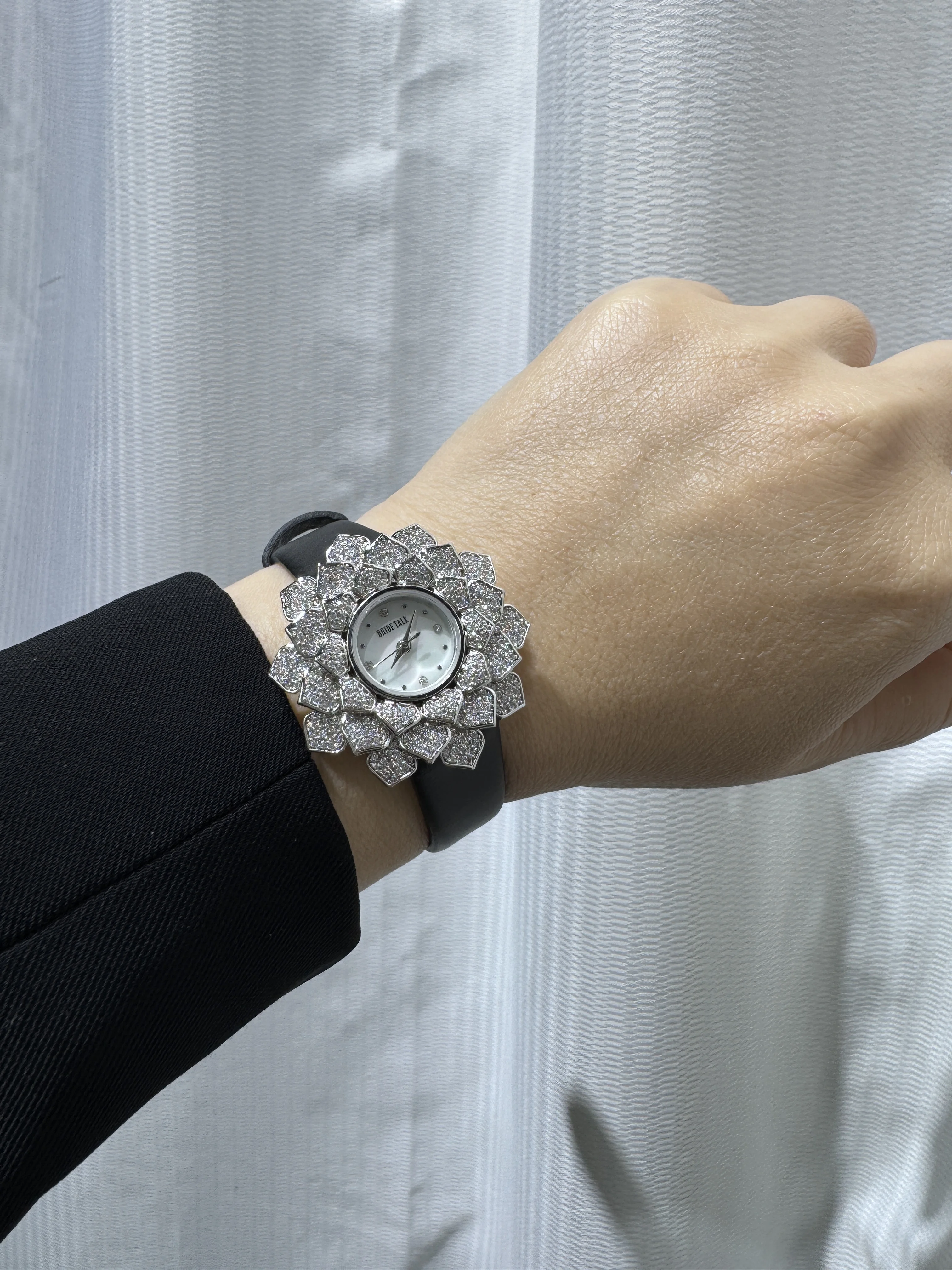 017174 Bracelet Watch 19cm for Women Cubic Zircon Bangle Watch  Womans Watchs Wedding Bridal Party Hand Accessories  Jeweley - 3