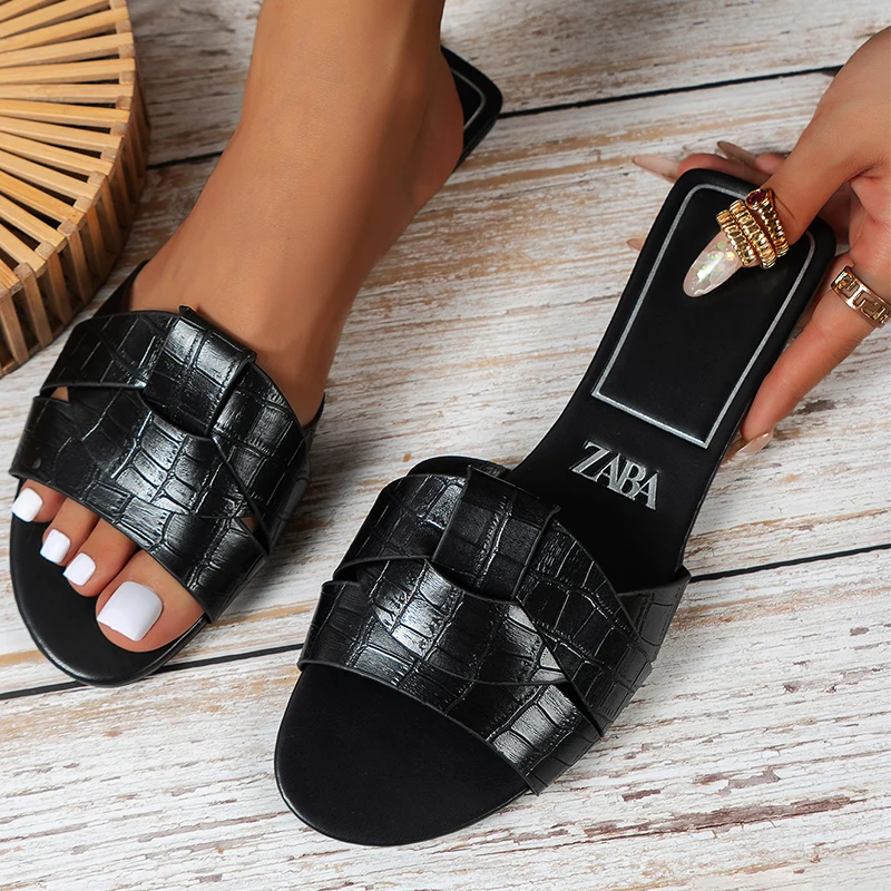 Рисунок 5 - Сланцы женские на плоской подошве