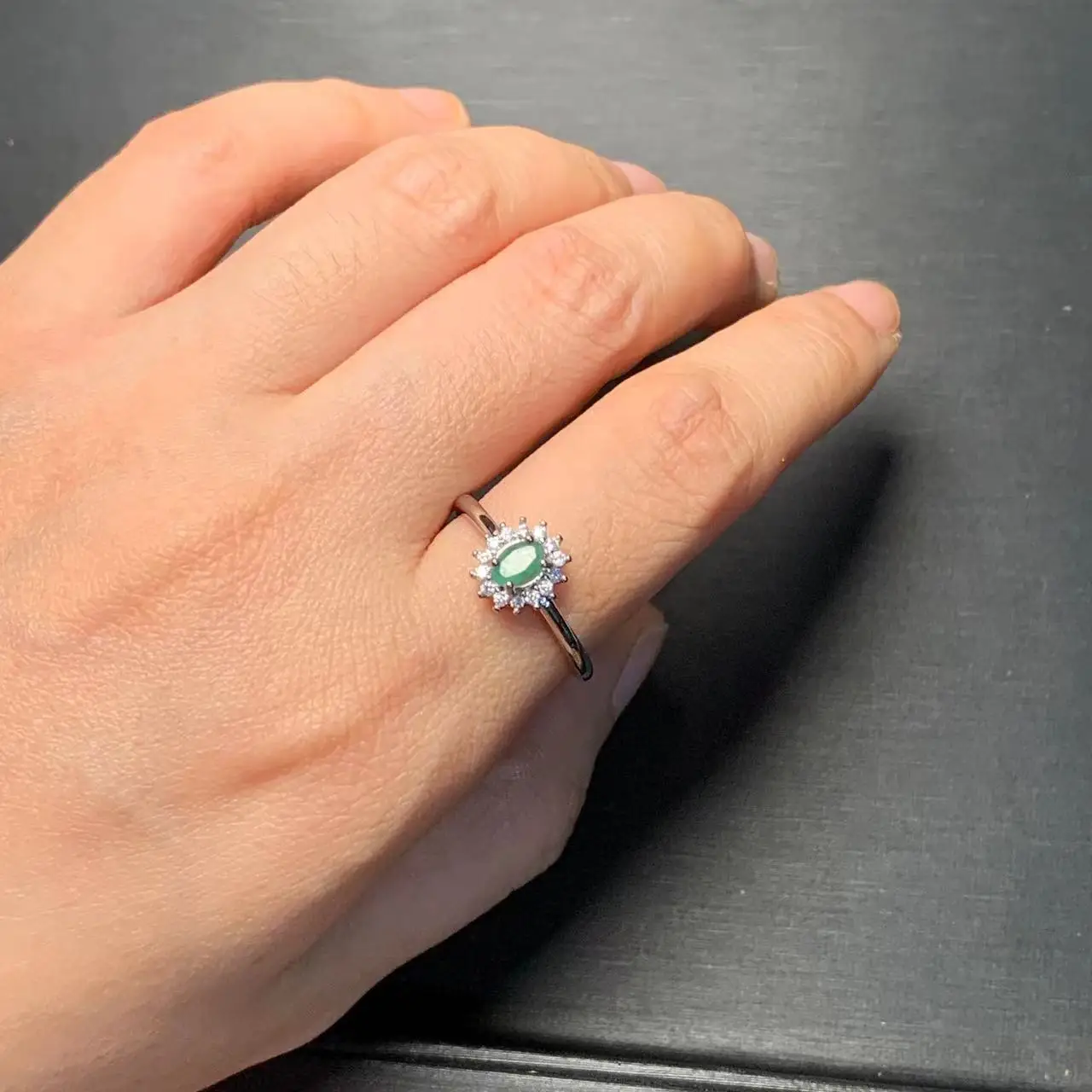 Natural Emerald Ring Adjustable Female Classic Ring Jewelry for Women Gift Wholesale High Quality Vintage Fine