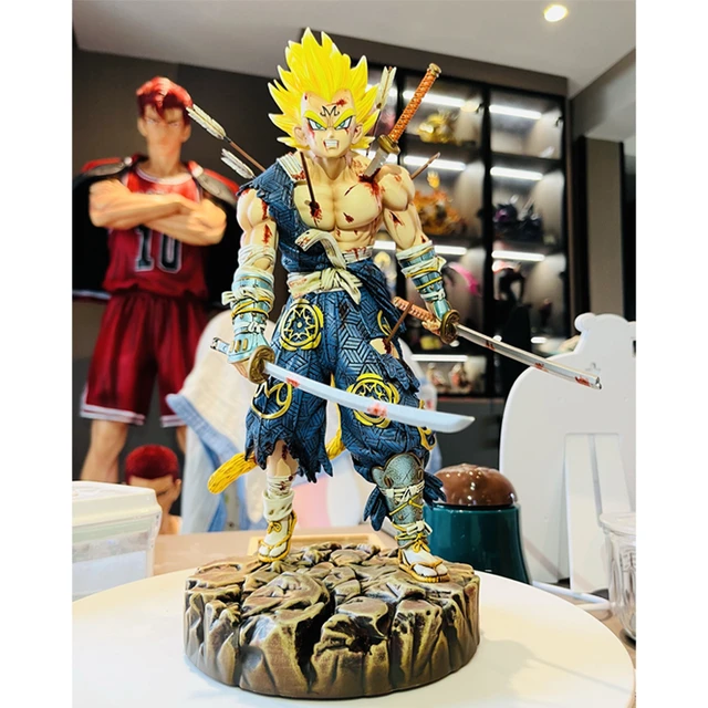 Super Saiyan 4 Son Goku Resin Bear Studio Statue Dragon Ball 31cm