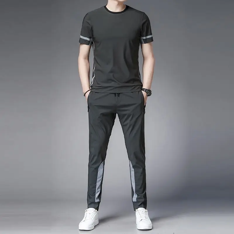 thumbnail image 1 of Conjuntos de camiseta y pantalones originales para hombre, chándal elegante para correr, básico, de las mejores marcas, ropa esencial para hombre, trajes deportivos gráficos de nailon, 1 of 5