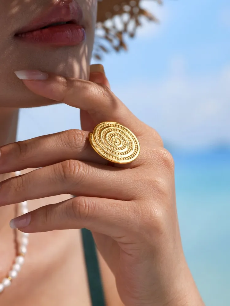 Anelli grandi regolabili in acciaio inossidabile per donna Anello aperto grosso da donna placcato oro 18 carati impermeabile non appannante con motivo a spirale - immagine 4