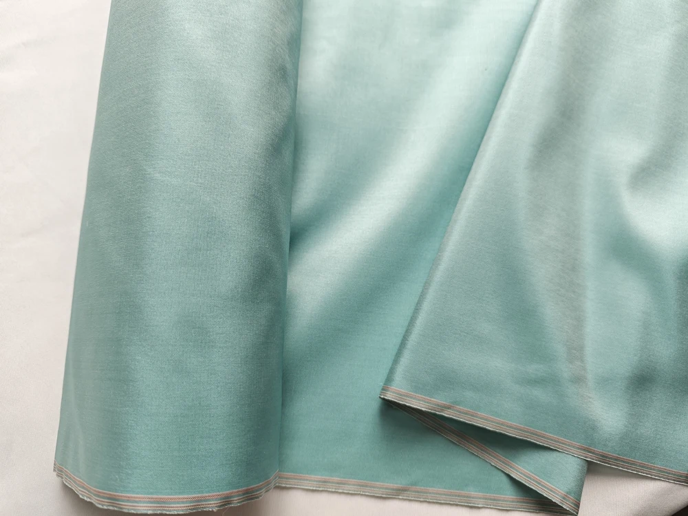 50 cm * 120 cm steifer Seiden-Taftstoff, 100 % rein, für die Herstellung von Couture-Hochzeitskleidern