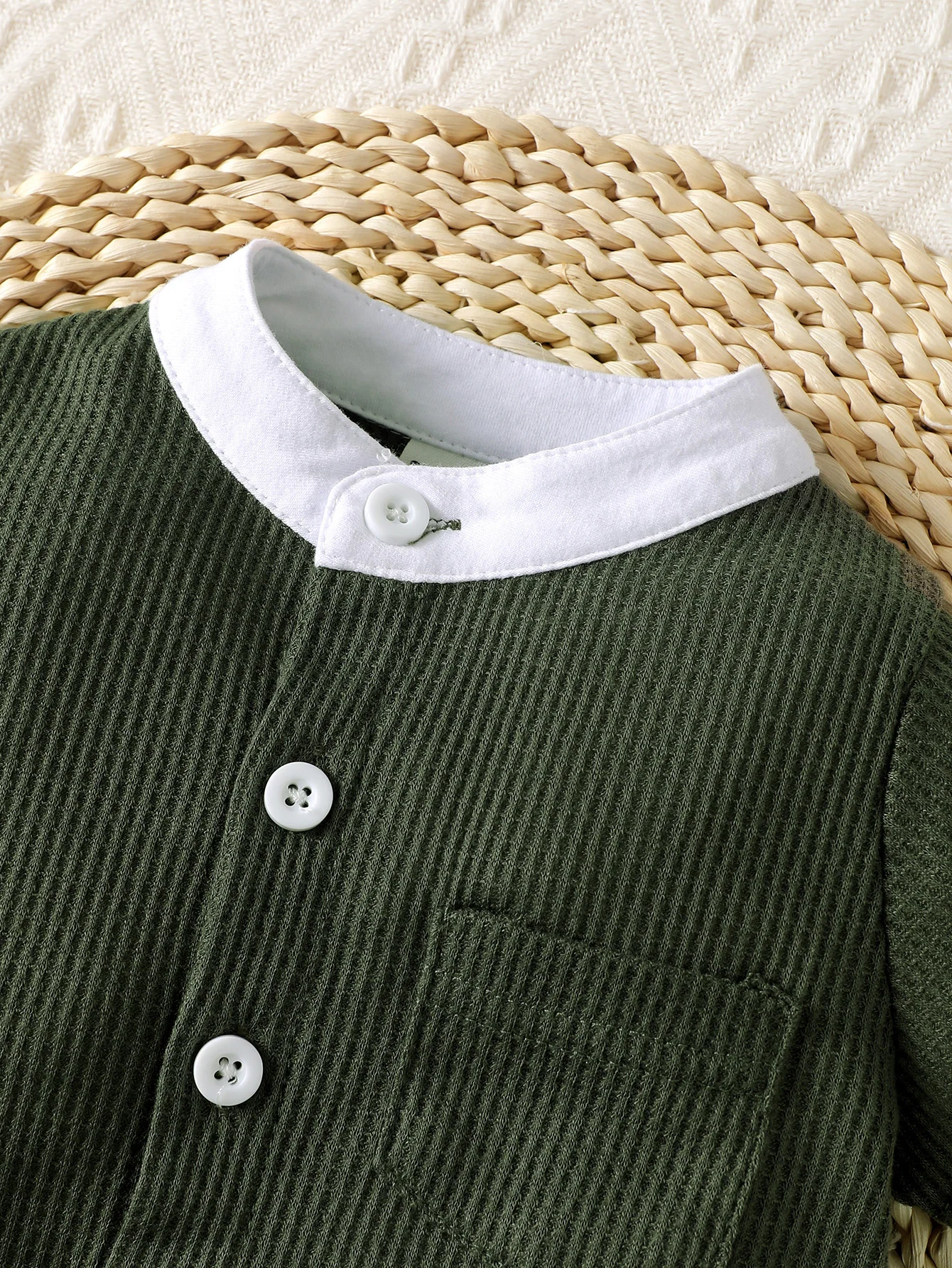 남아용 카키 세트 스몰 스탠딩 칼라, 브레스트 반팔 티셔츠, 상의 + 반바지, 패션 2 종 세트