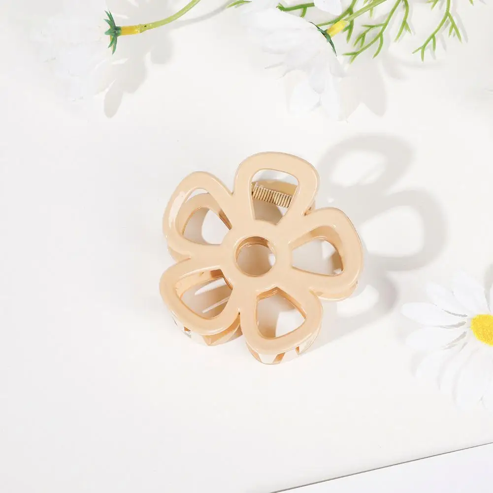 

Hair Claw Clip Stylish Flower-shaped Hair Claw with Strong Grip for Girls Hollow Design Hair Clip with Anti-slip Teeth Shower