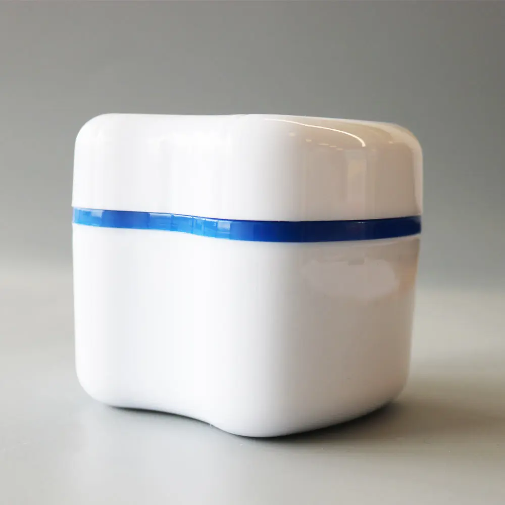 

1pcs European Style Denture Retainer Box Plastic Cleaner Box with Strainer