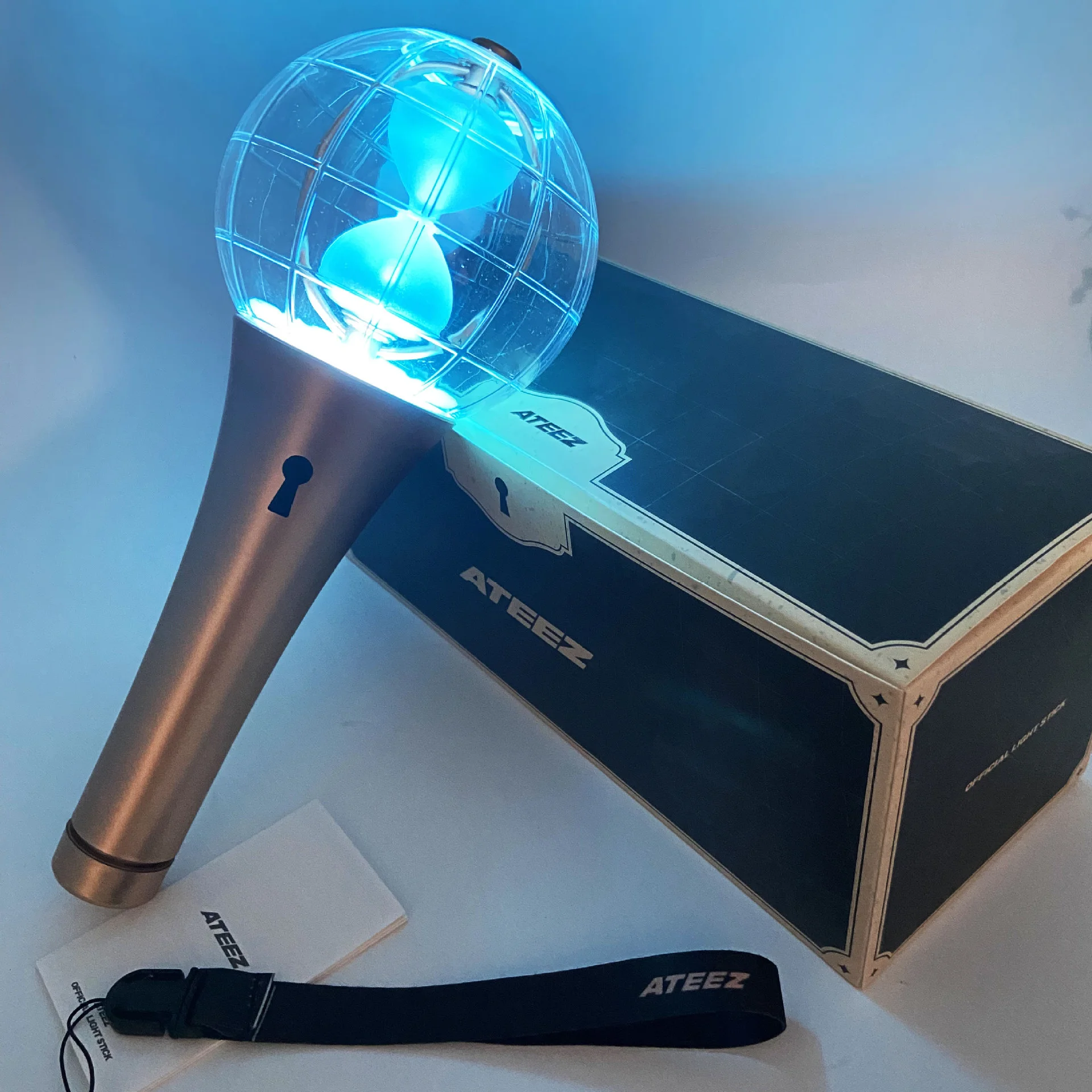 KpopAteezedLightstickVer2Ver1KoreaLightStickGlobeHandLamp