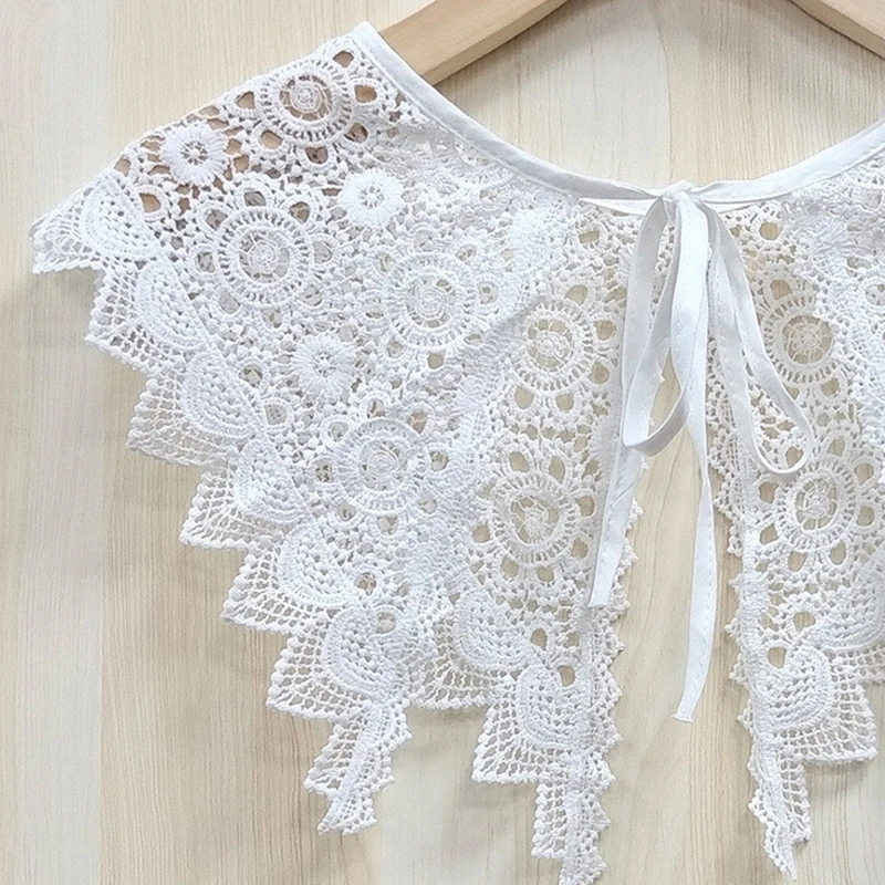 Рисунок 3 - Женская треугольная шаль с вырезом