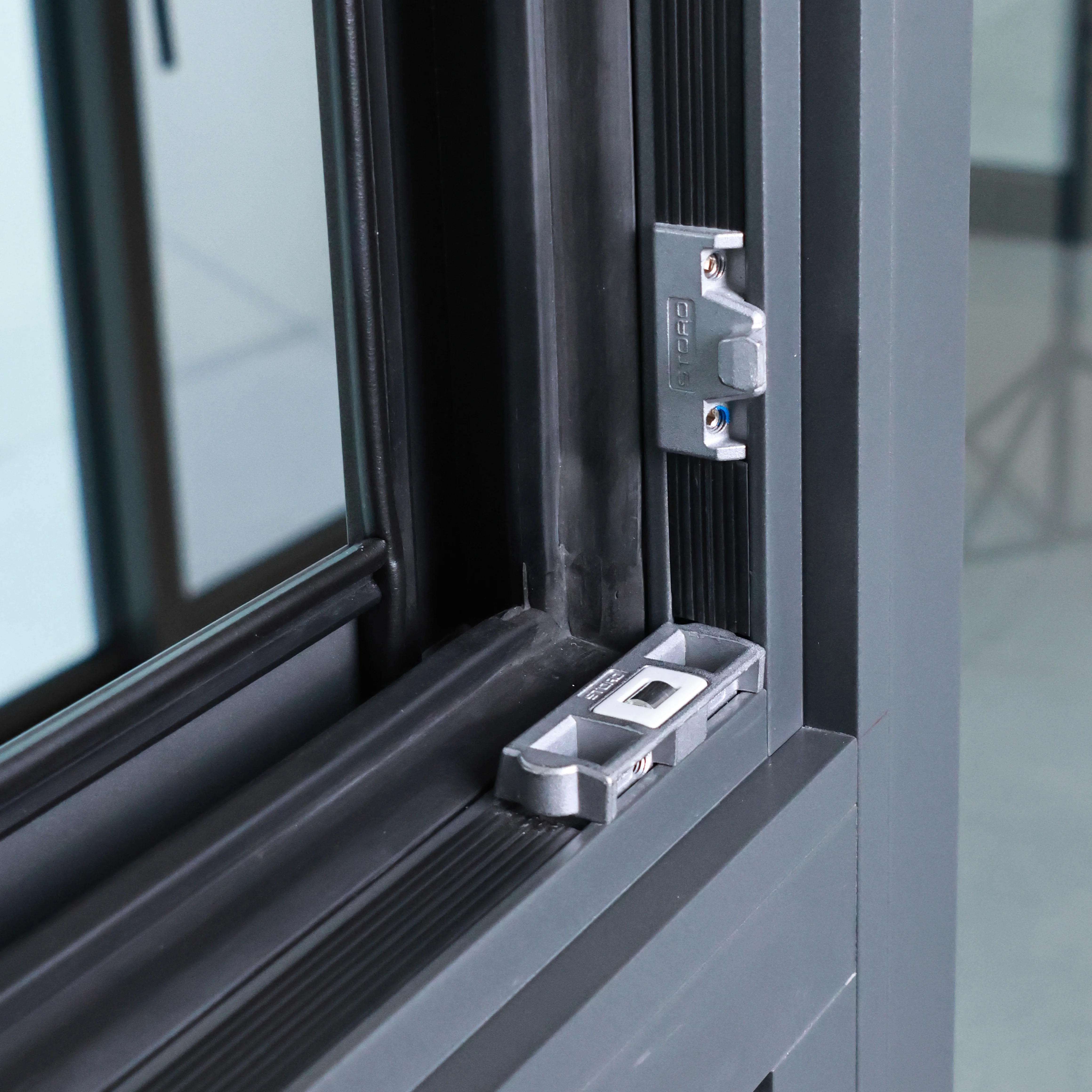 ISUMER Windows Aluminum Alloy Frame Clear Glass Window Factory Modern Design Thermal Break Aluminum Profile Casement Windows