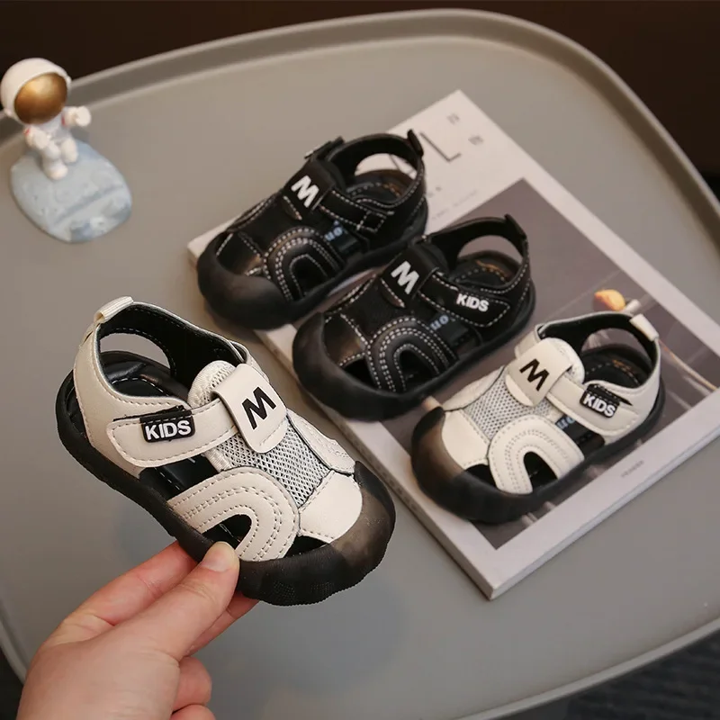 Kids Sandals 2025 Summer New Boys' Toes Capped Hollow Walking Shoes Children Beach Shoes Casual Versatile for Vacation Air Mesh