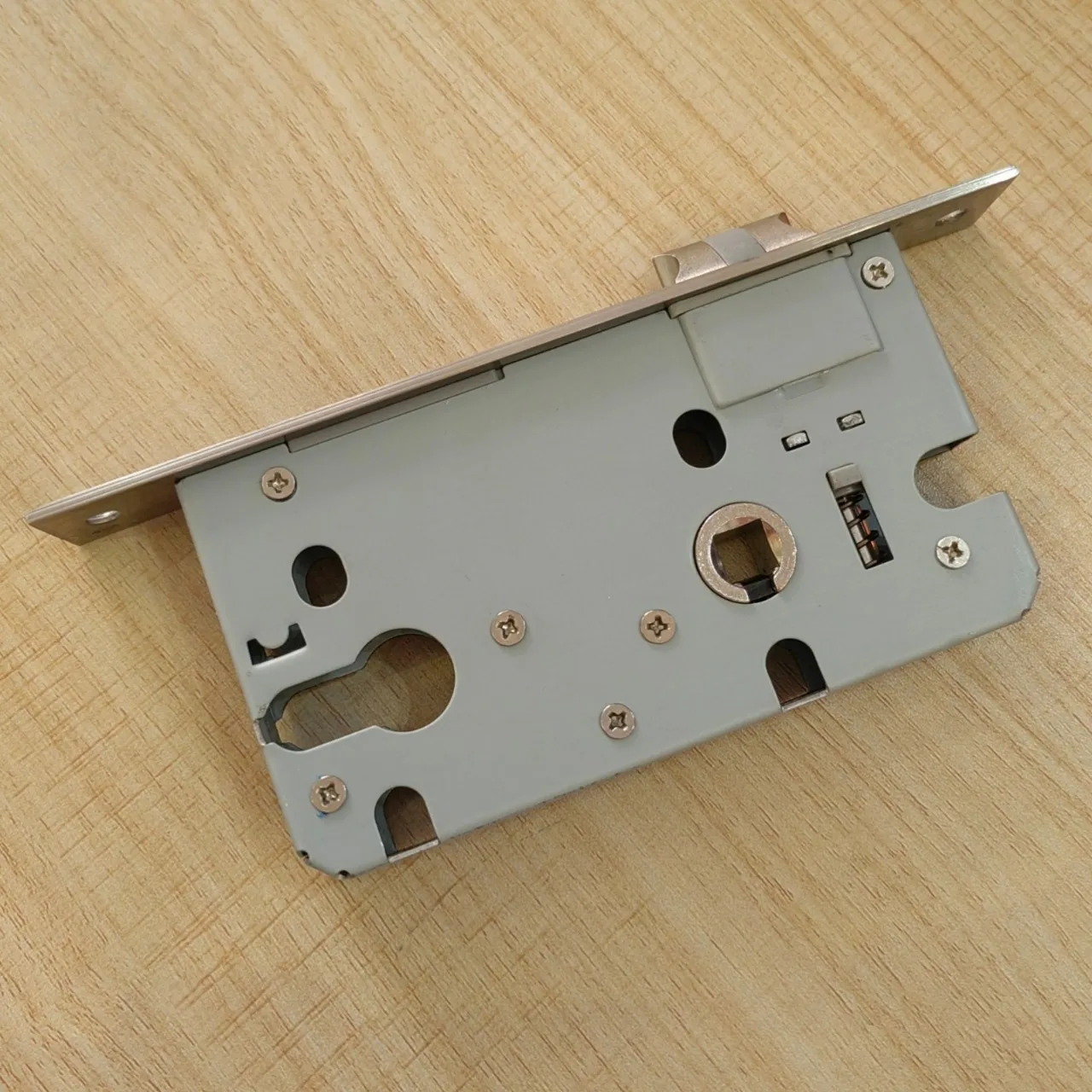 Description Picture 6 of item5845 Silent  Set Split Lock Handle Office Door Lock with 4558 Lock Body Indoor Door