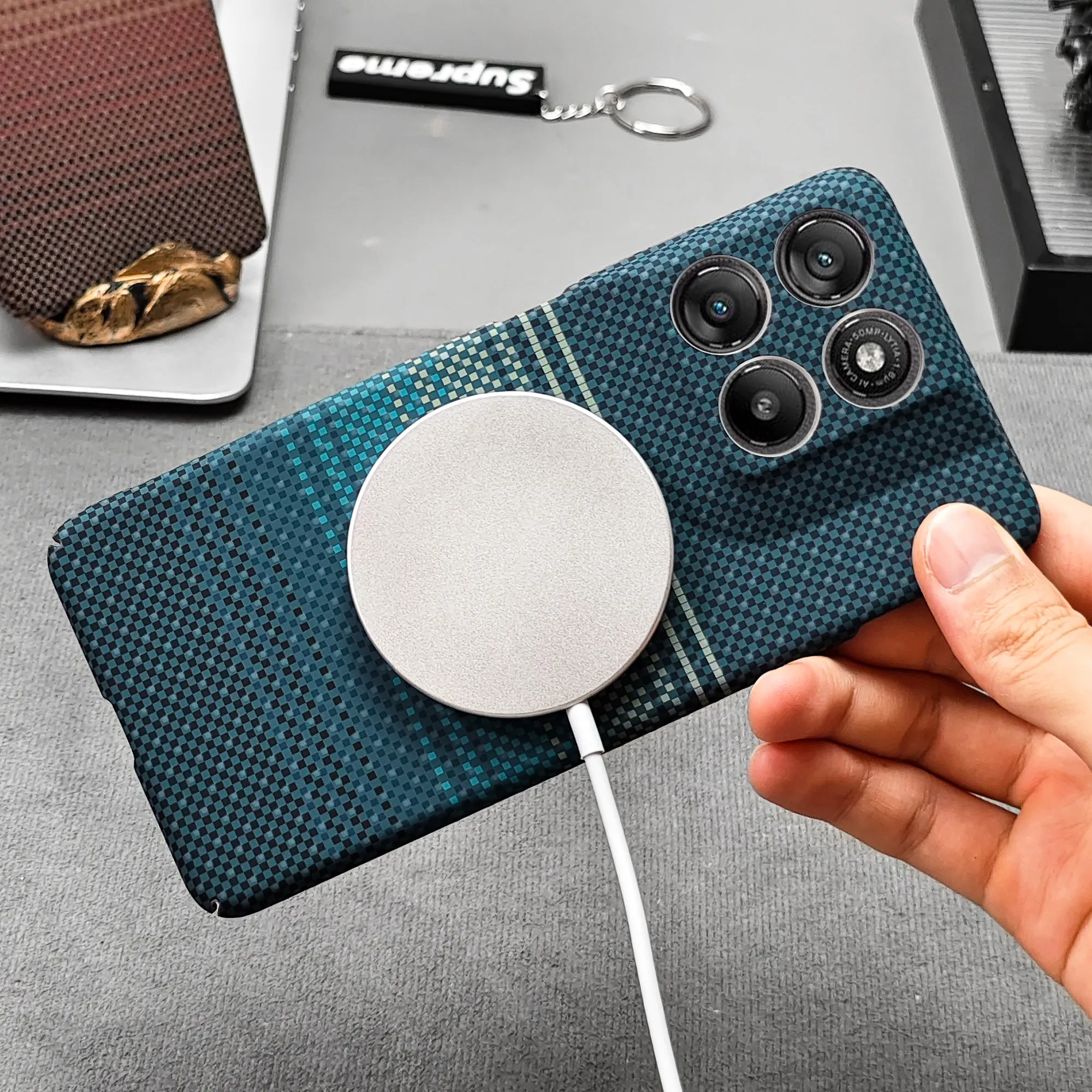Luxury Kevlar Striped Back Cover with Wireless Charging Support