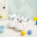 M2068 white
