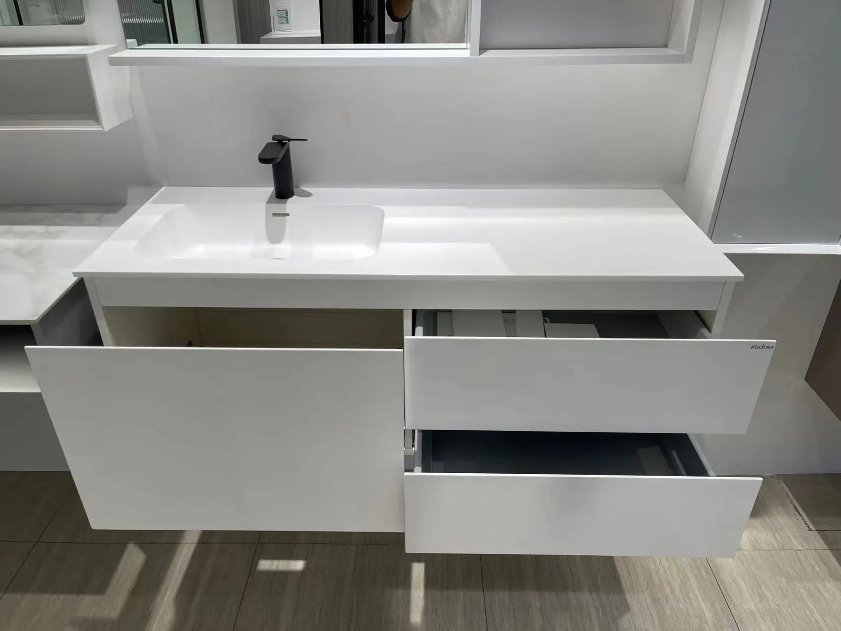 47.0&ldquo; Bathroom Furniture Corian Basin Oka Wood Cabinet Custom-Made Vanity Comb 005A