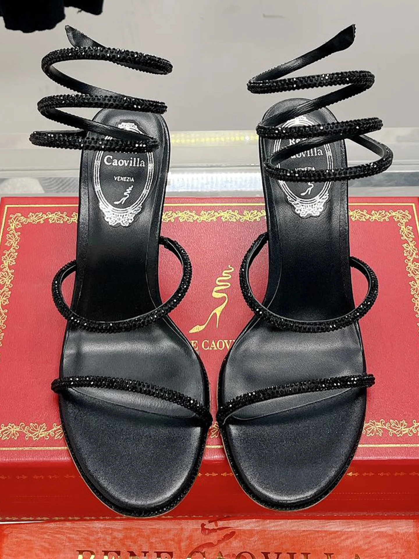 

Replica of Luxury Brand Women's Dress Shoes,Satin,8.5cm Heel,Sandal,CLEO,Crystal,S-Shaped,Sexy,Discount,Rene Caovilla,Wedding