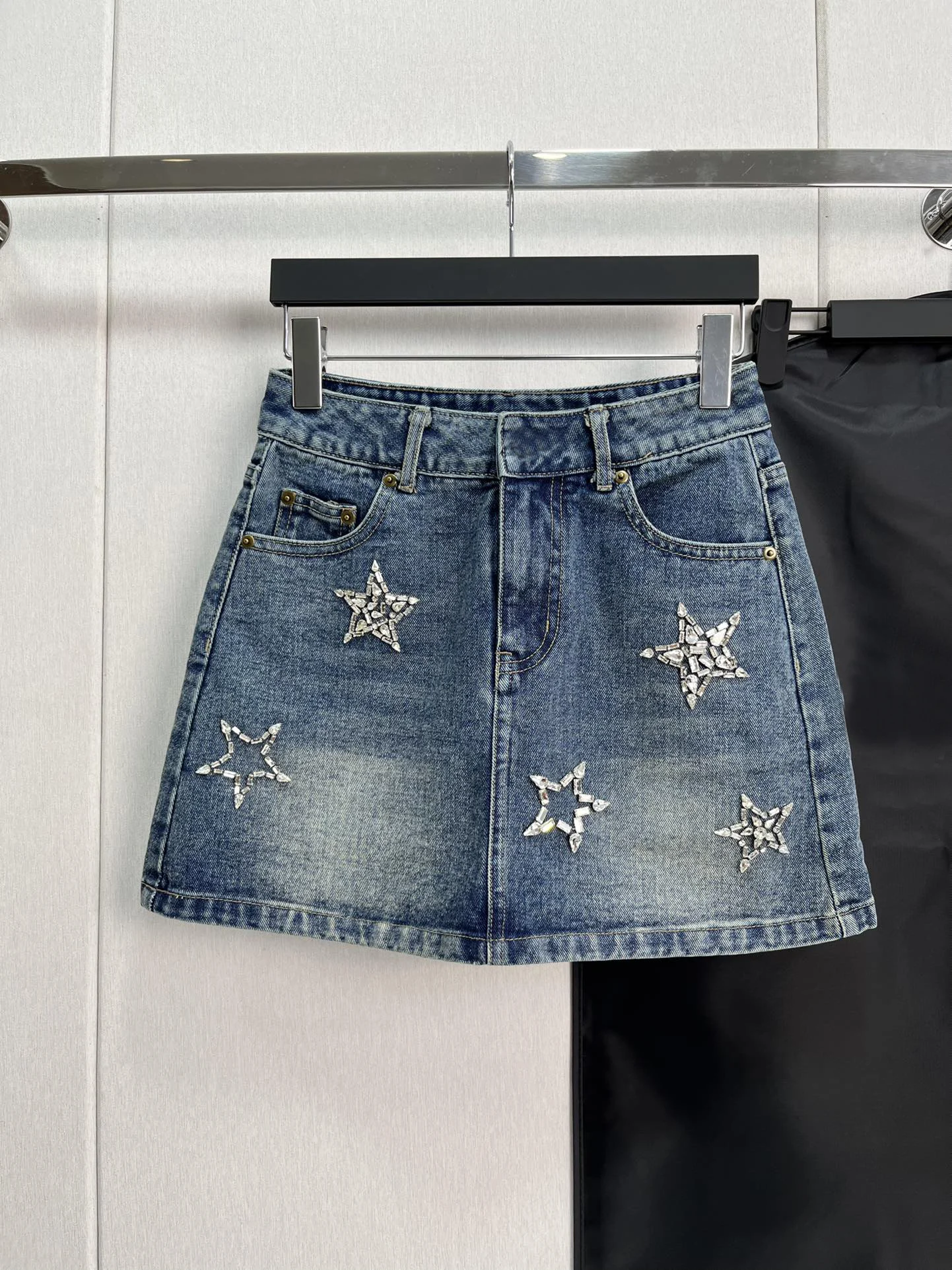 

2023Spring and summer new hand-beaded five-pointed star decoration high-waisted A denim half skirt7.3