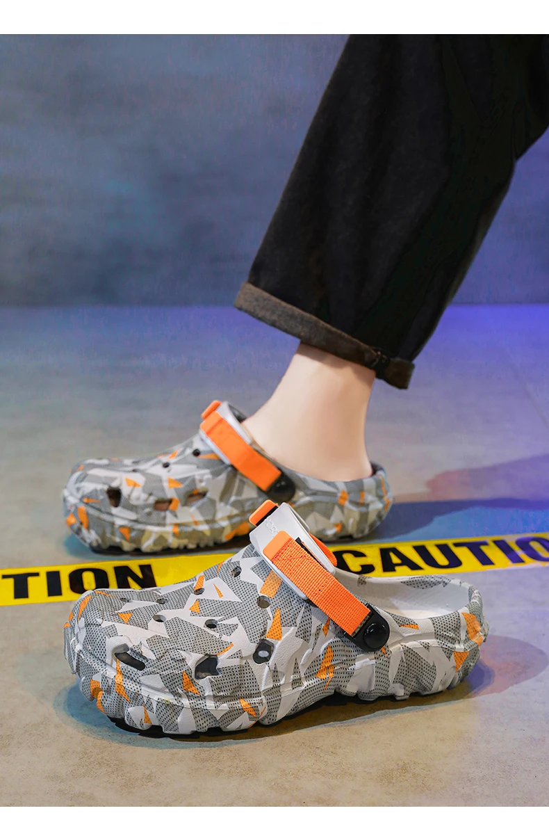 New Men's Clogs Slippers EVA Soft-soled Lightweight Home Casual Sandal Men Garden Shoes Flat Camouflage Outdoor Sandals Male S690d4a4023cc43598e1241a9649bce8e0