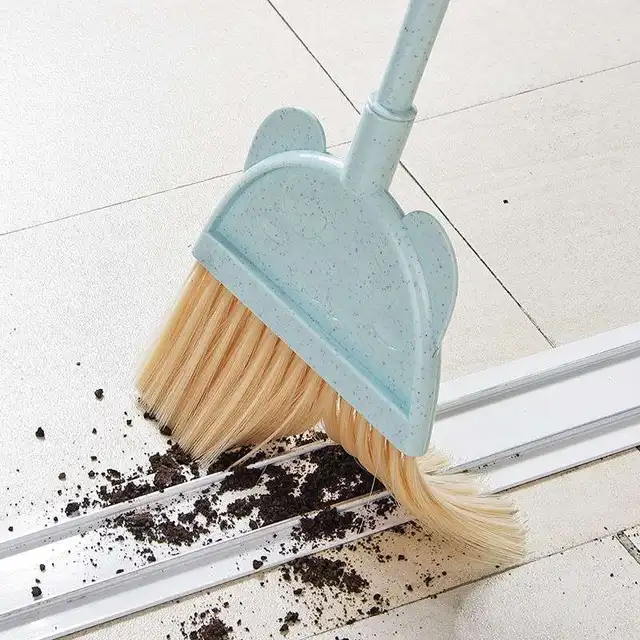 Children's Small Broom Mini Dustpan Set Simulation Cleaning Tools Soft Fur Broom Combination Toddler Toy Learning Sweeping Tools 4