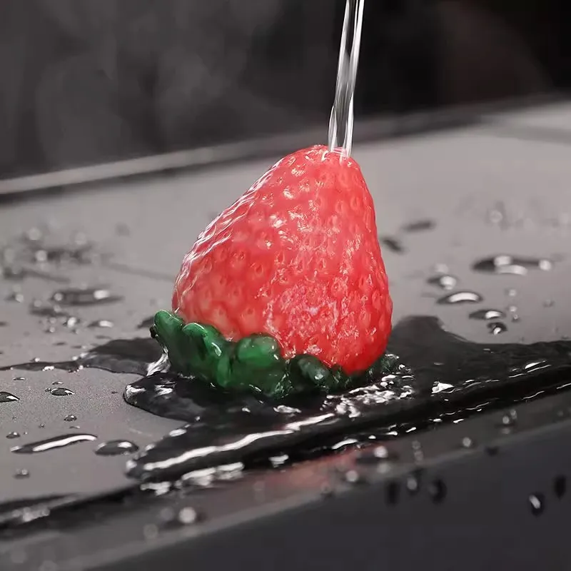 Color changing fruits, tea pets, peaches, strawberries, lychees, ornaments that can be used to cultivate tea sets, handmade