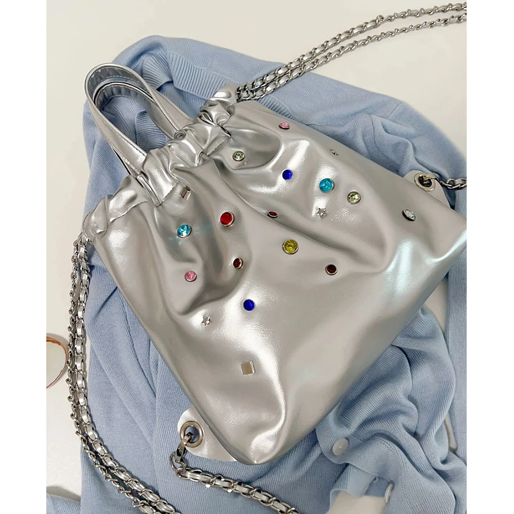 

Металлические серебряные женские рюкзаки, модные сумки на шнурке для женщин, Роскошный дизайнерский рюкзак, Женская дорожная сумка из мягкой искусственной кожи