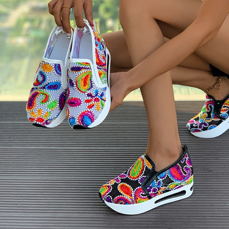 Women Sneakers New Embroidery Thick Platform Sneakers Women Breathable Mesh Loafers Spring Autumn Slip on Casual Shoes for Women 3