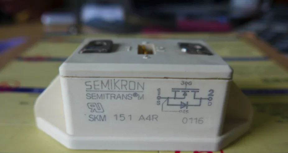 

SKM151A4R new and original