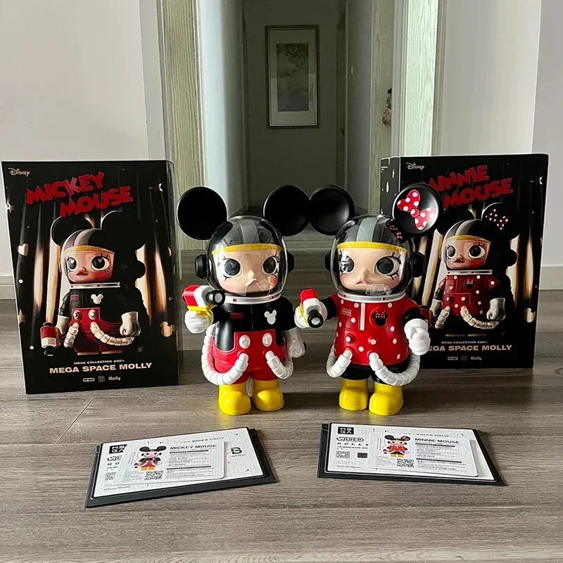 

Disney Mega Space Molly 400 100% Mickey Minnie Action Figures Cute Model Hanging Card Doll Collection Model Toy Adult Kid Gift