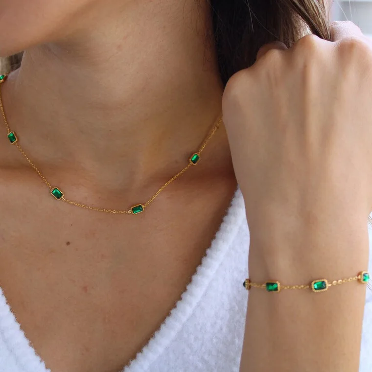 

Ins Style Square Emerald Zircon Necklace Light Luxury Niche High-Grade Titanium Steel Clavicle Chain Bracelet