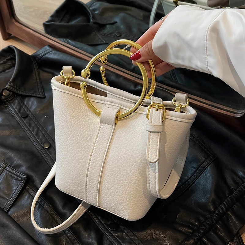 

2023 летние женские сумки-мессенджеры в Корейском стиле, простая сумка через плечо из искусственной кожи, трендовые темпераментные дамские сумочки