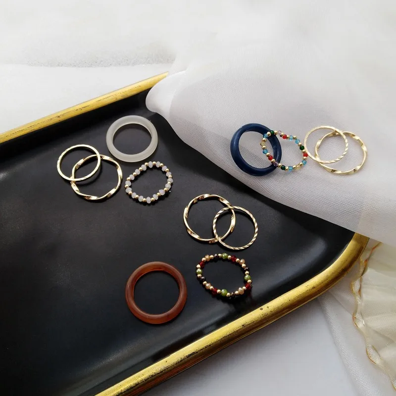 2025 Buntes Ringset im Modestil, süßer und einfacher elastischer Perlenring, koreanische geometrische Damenbekleidung, kreative Accessoires, Abendkleid_voghion.com