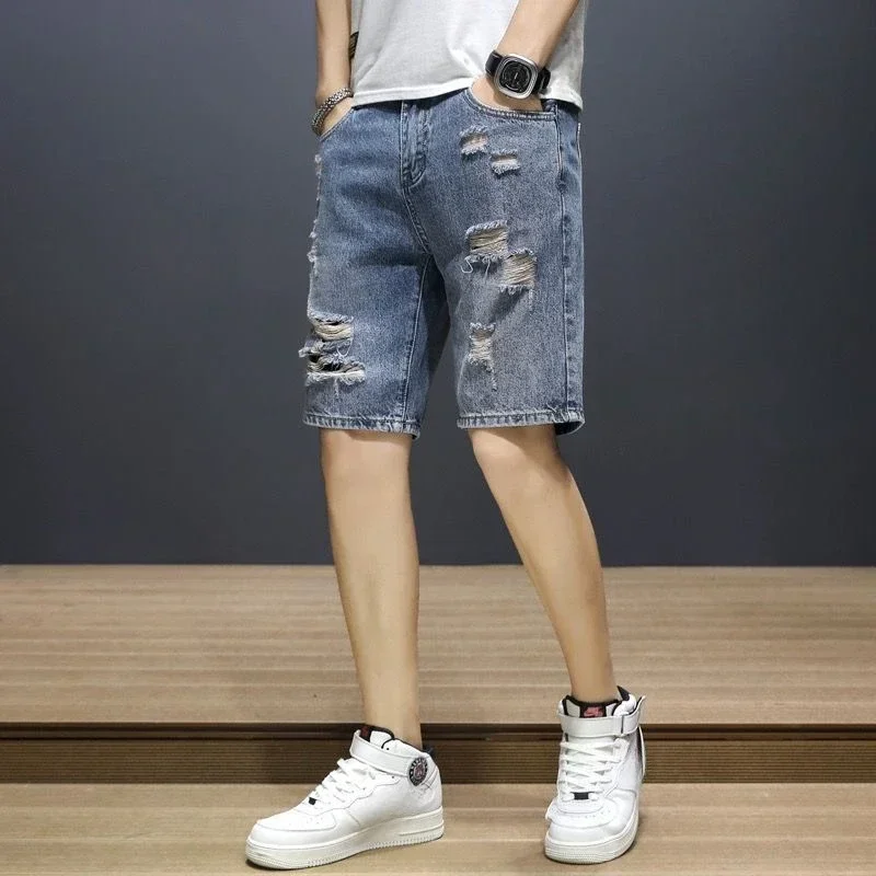 thumbnail image 1 of Pantalones vaqueros cortos para hombre, medio con texto, rotos, largos, de mezclilla, bermudas, vaqueros, jorts, talla XL, estilo coreano, tendencia de verano 2024, 1 of 4