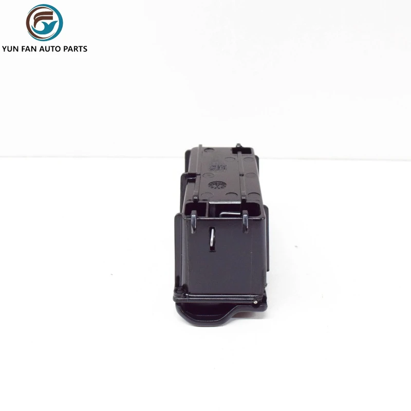 A1668100330 1668100330 벤츠 GLE W166 C292 X166 2012-2019용 재떨이 라이닝