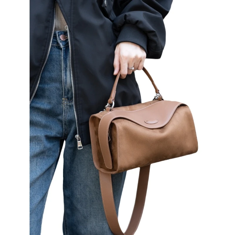 2024 New Leather Women's Bag Senior Sense Fashion Women's Cowhide Saddle Crossbody Bag Delicate Small Bag