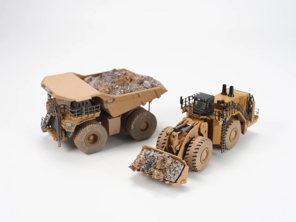 1:125 スケール Cat 994k ホイールローダー 797 鉱山トラック泥だらけ