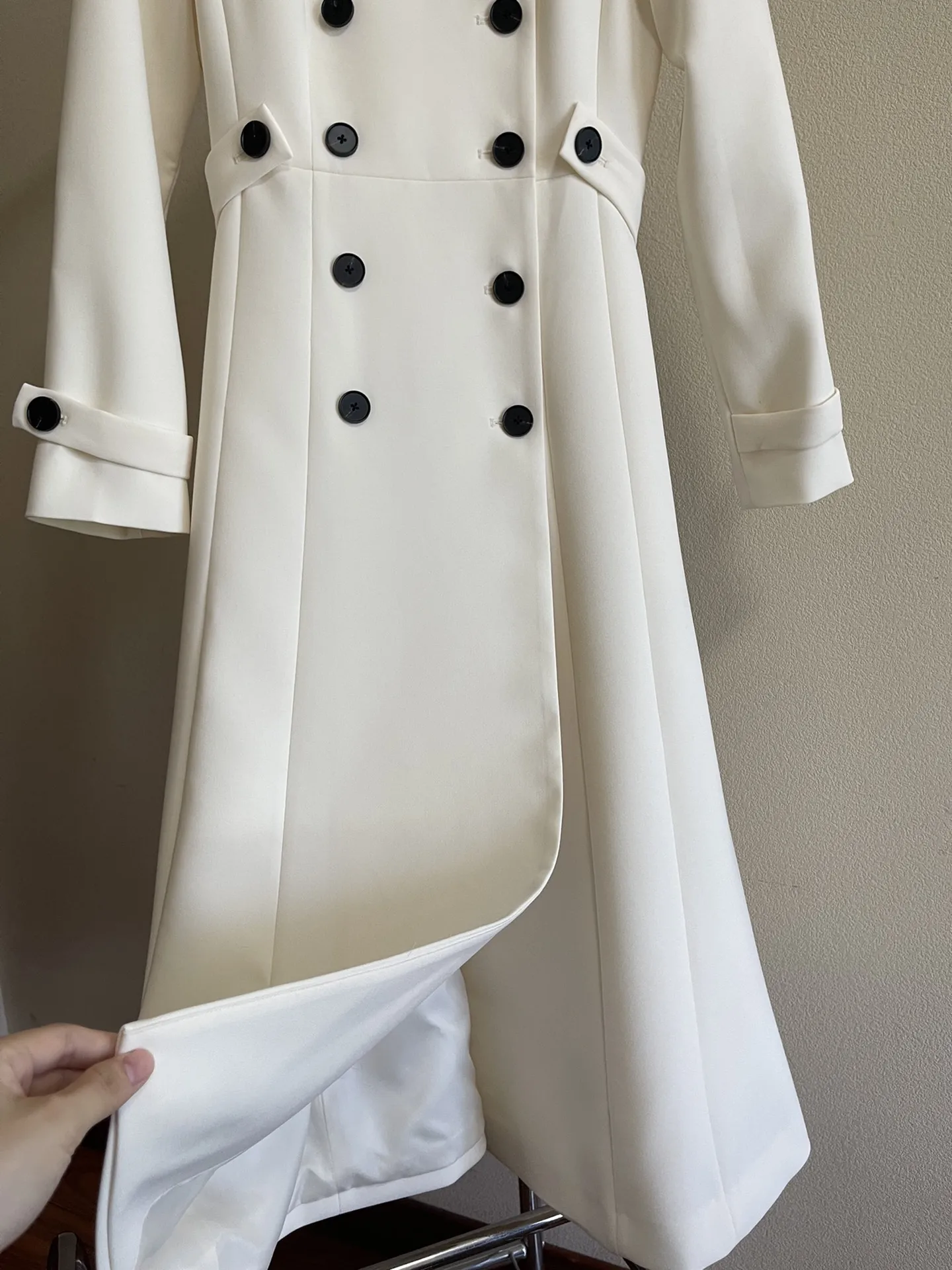 Рисунок 3 - Однобортное платье на раннюю осень 2023