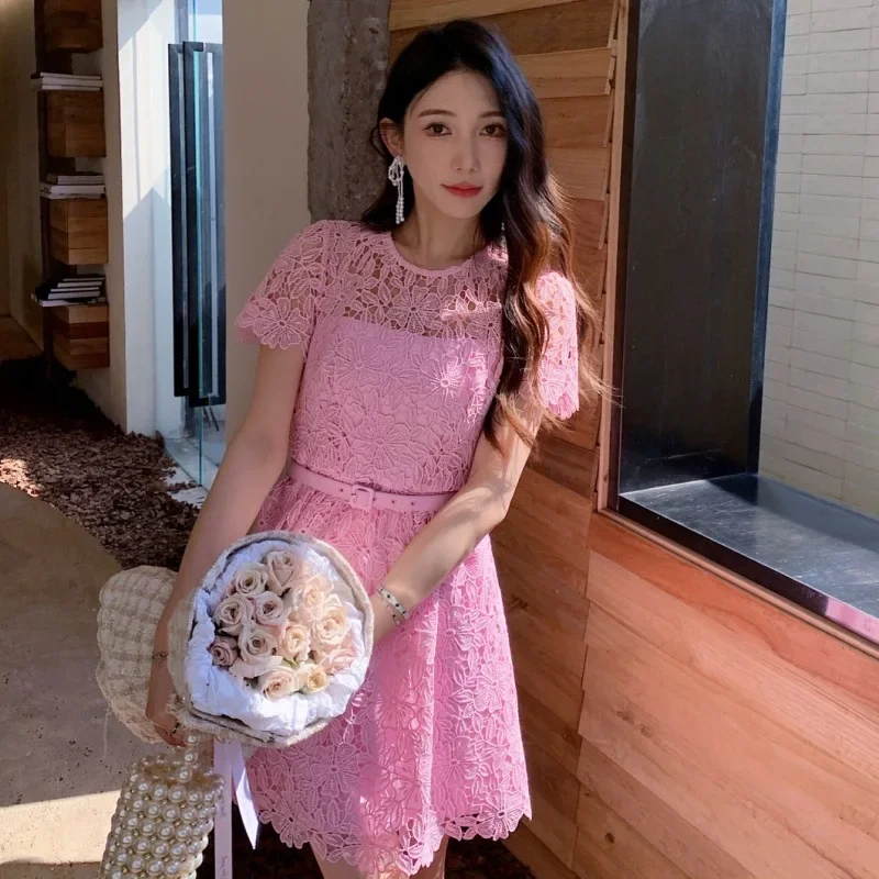 

2024 Spring and Summer New Heavy Industry Pink Water-soluble Lace Short-sleeved Round Neck Dress