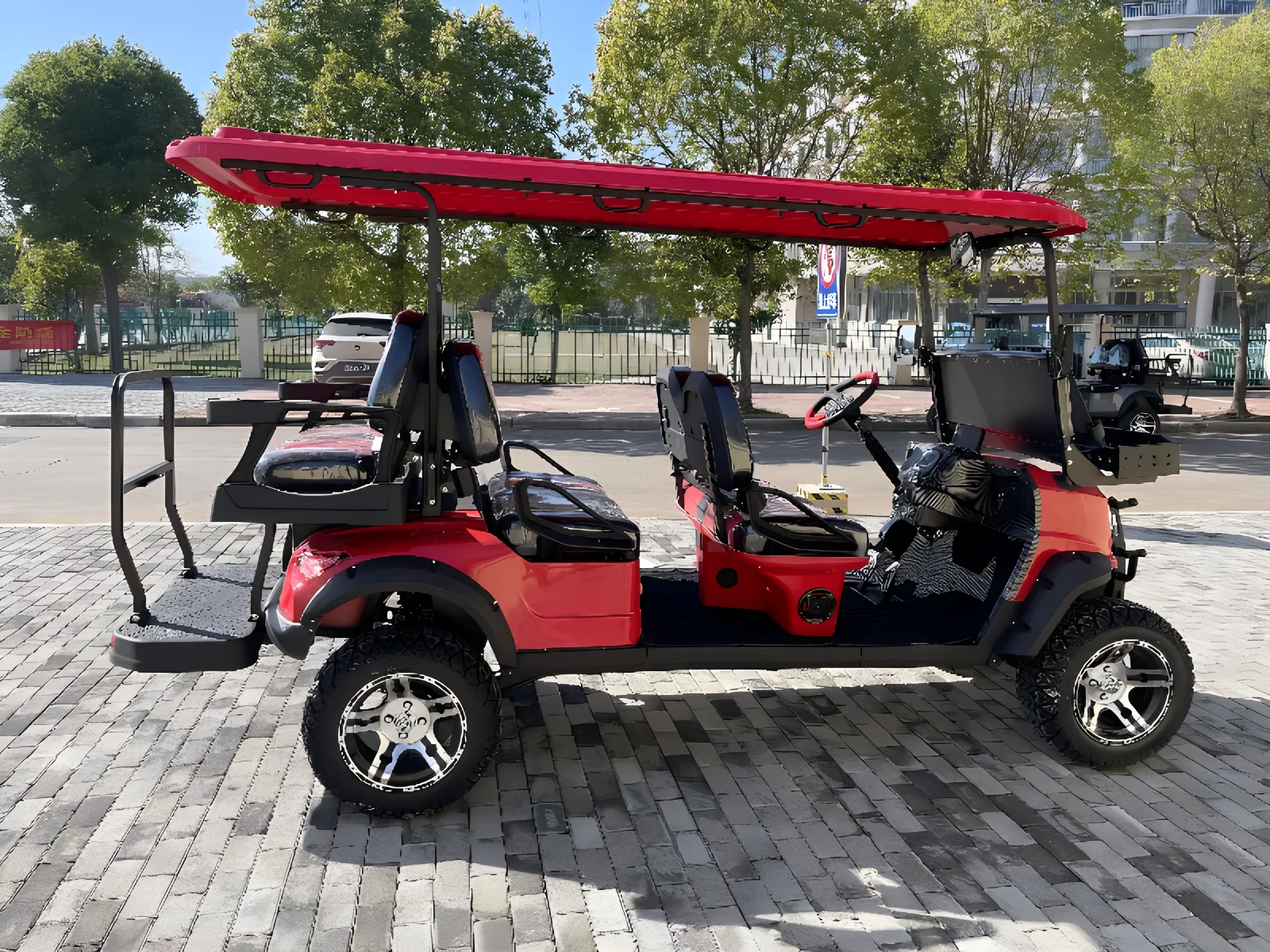 new hot selling CE certification with solar panel 4-seater 48V5kw lead-acid battery golf cart
