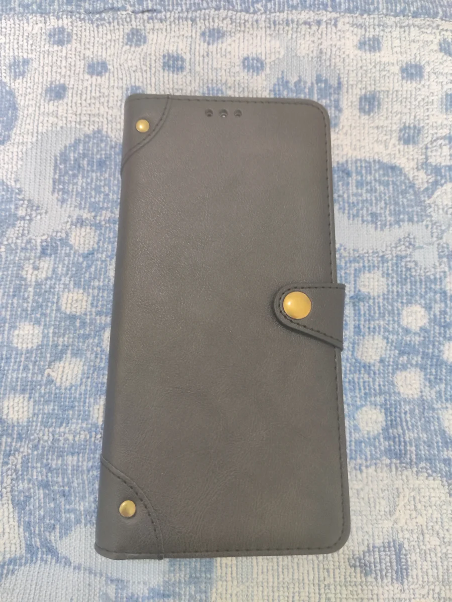 Leather Retro Metal Buckle Phone Case - Elegant Cover with Classic Design