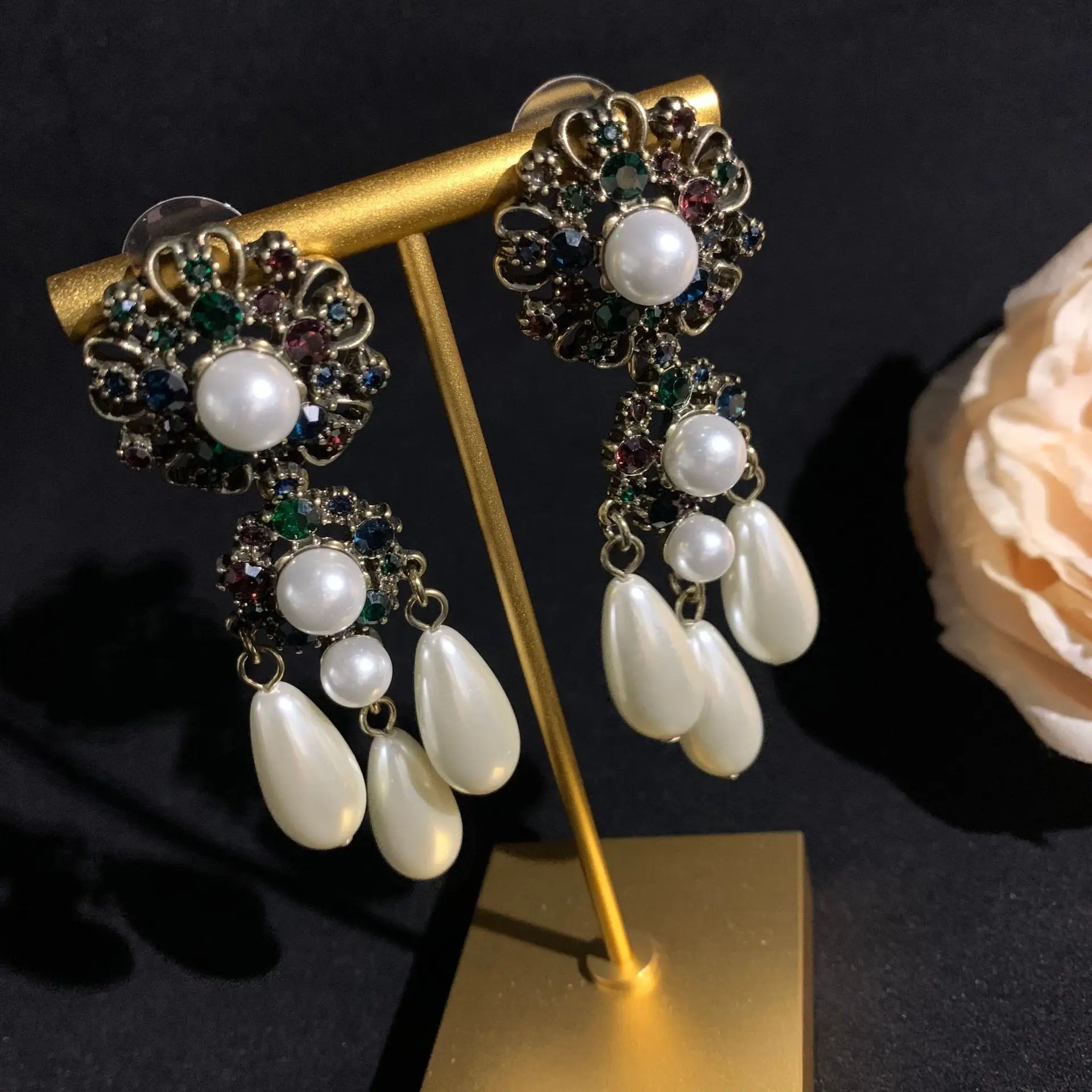 Popular French style retro tassels in Europe and America, exaggerated banquet style earrings